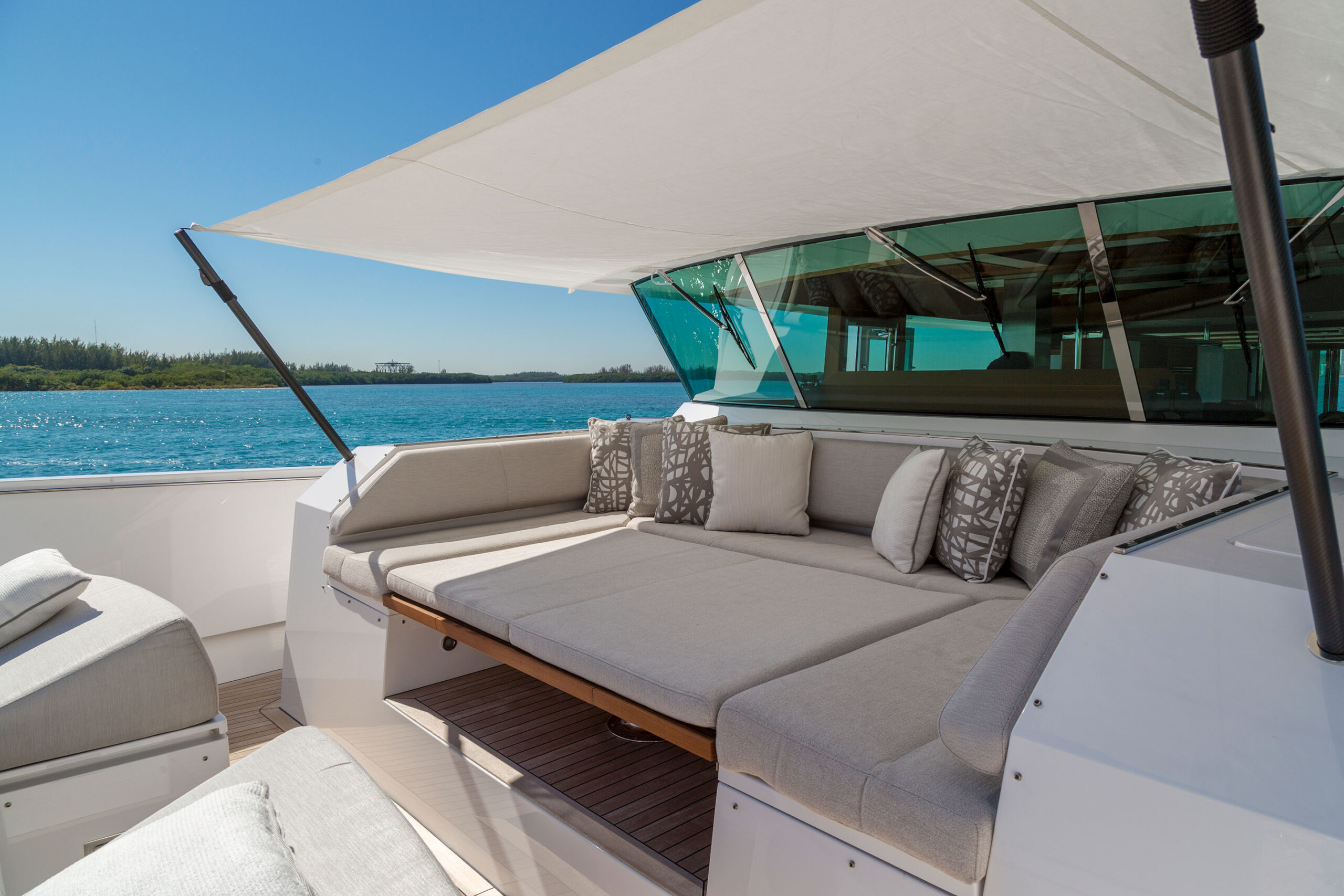 Delta Powerboats 88 carbon